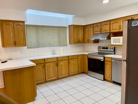 1921 Harrison Drive #2, Vancouver, BC V5P2P4 - Photo 5