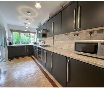 1 bedroom in a house share to rent - Photo 4