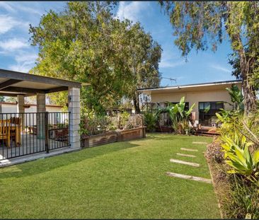 WATER & ELECTRICITY INCLUDED! SPACIOUS 1-BEDROOM IN PRIME LOCATION - Photo 4