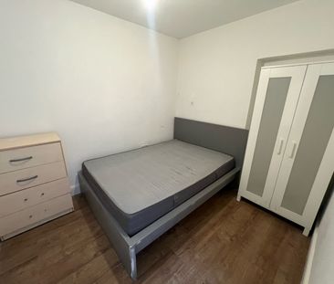 3 Bed Flat, St. Mary Road, E17 - Photo 5