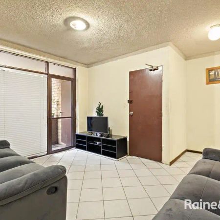 “2 BEDROOM APARTMENT FOR LEASE CLOSE TO EVERYTHING IN LIVERPOOL!” - Photo 3