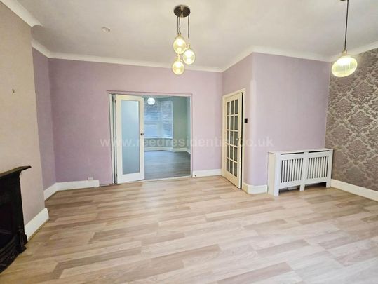 2 bedroom end of terrace house to rent - Photo 1