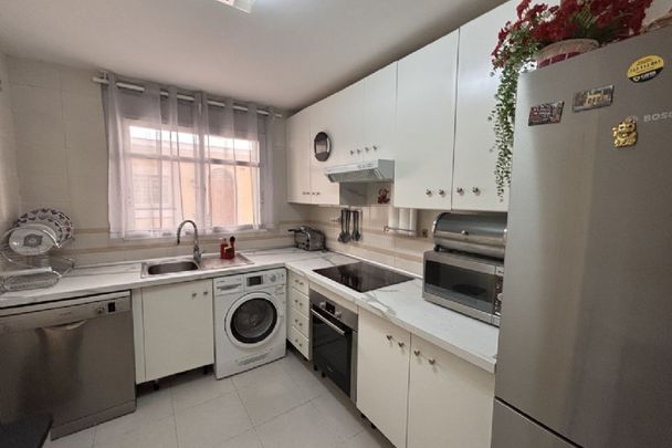 2 Bedroom Apartment For Rent in Nueva Andalucía, Málaga - Photo 1