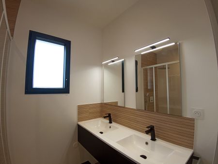 Maison neuve plain pied garage et piscine - Photo 5