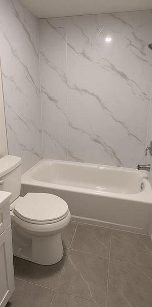 Magnifique 4 1/2 rénové neuf - Photo 1