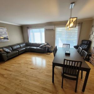 Grand 5 1/2 sur 2 étages - Photo 2