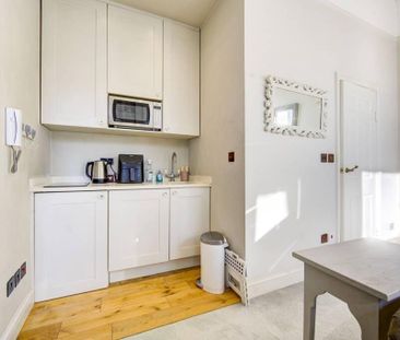 Studio to rent - Photo 3