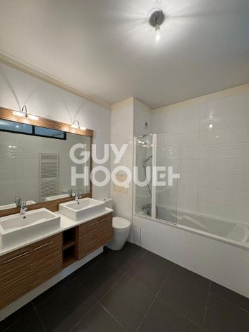 Location Appartement 4 pièces 106m² - Photo 2