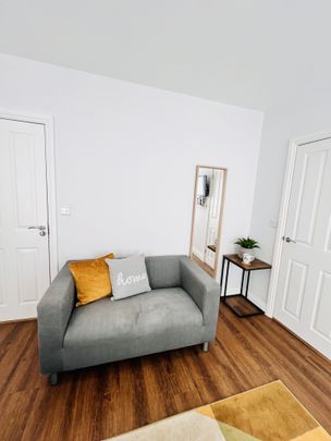 BEDROOM 4 – LARGE DOUBLE ENSUITE - Photo 1