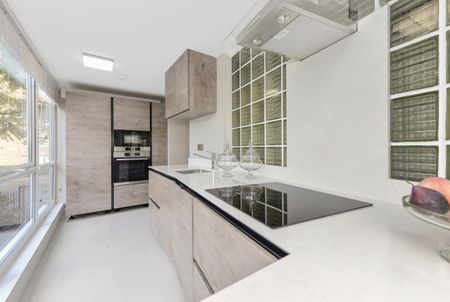 3 bedroom flat to rent - Photo 5