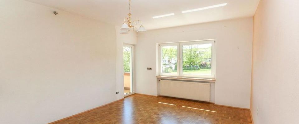 Großzügige Wohnung in ruhiger Lage von Angersbach mit Balkon & überdachtem Freisitz - Photo 1