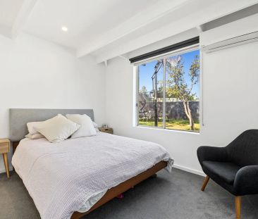 FAMILY HOME IN THE HEART OF CHELSEA! - Photo 2