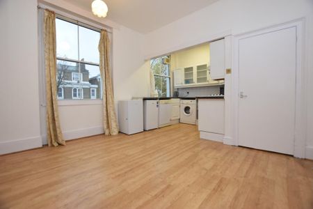 3 bedroom flat to rent - Photo 5