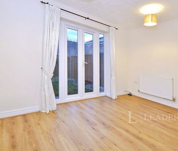 3 bedroom townhouse to rent Caddow Road, Norwich, NR5 - Photo 1