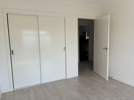 Modern Townhouse Living in Craigieburn - Photo 3