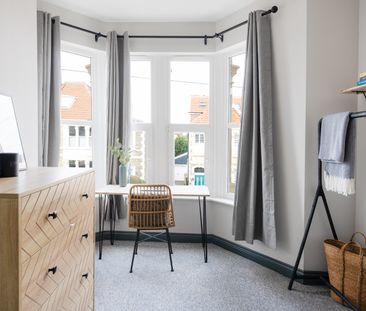 8 Bed Terraced House, Downend Road, BS16 - Photo 2