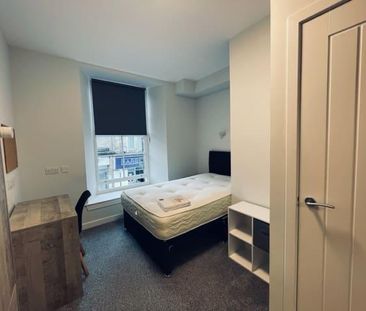 4 bedroom apartment to rent - Photo 2