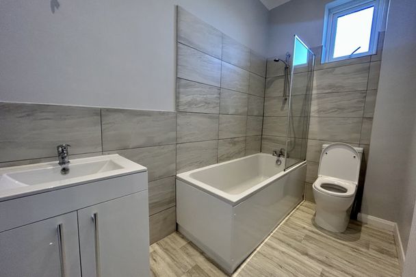 Park Terrace, BOGNOR REGIS - Photo 1