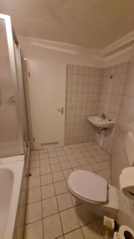 2-Raum-Wohnung DG mit Loggia - direkte Marktlage in Finsterwalde - Photo 5