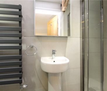 Portsmouth Road, Guildford, Surrey, GU2 4DU - Photo 4