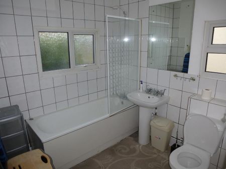 1 bedroom ground floor flat to rent - Photo 5