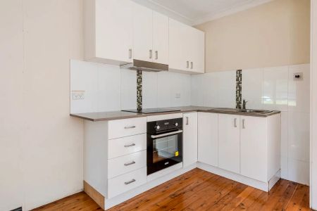 21 Rawson Avenue, Penrith NSW 2750 - Photo 3