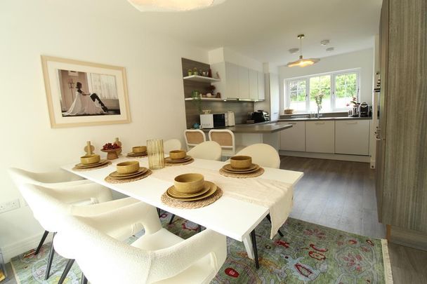 4 bedroom detached house to rent - Photo 1