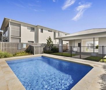 Spacious 3-Bedroom Townhouse in Secure Gated Community â Lifestyl... - Photo 2