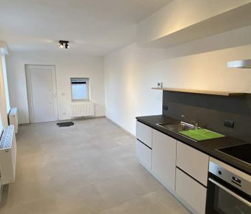 Huis te huur in Wevelgem voor € 695 met 1 slaapkamer - Photo 2
