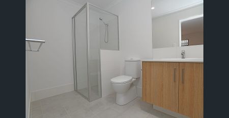 BRAND NEW IDEALLY LOCATED STUNNING VILLA - Photo 3