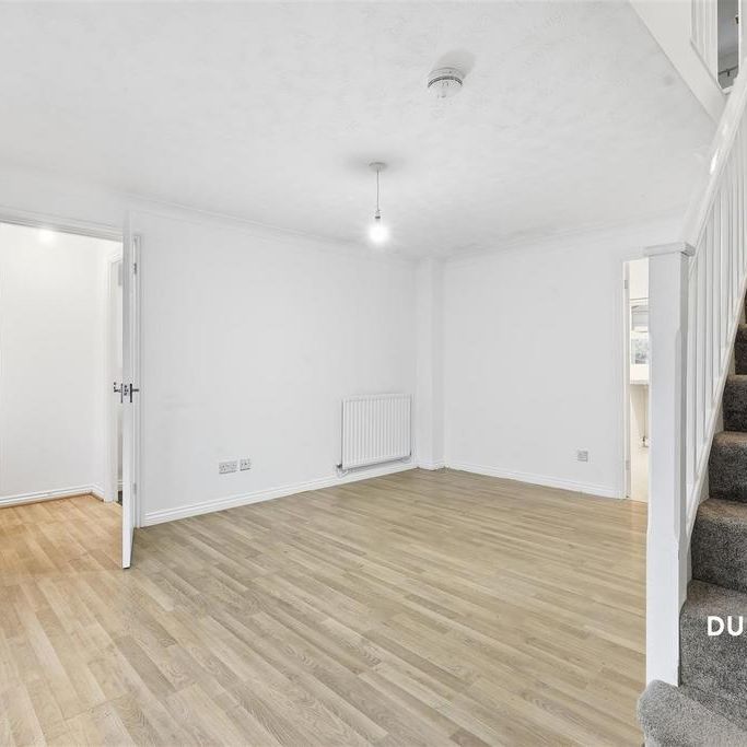 3 bedroom end of terrace house to rent - Photo 1