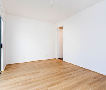 Modern 3 bedroom home, offering spacious and low maintenance living - Photo 6