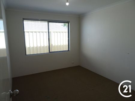 Spacious 4-Bedroom Family Home - Photo 4