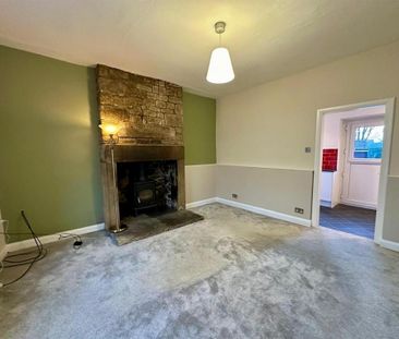 2 bedroom end of terrace house to rent - Photo 2