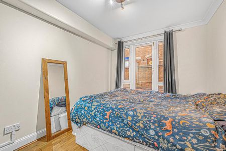 3 bedroom flat to rent - Photo 5