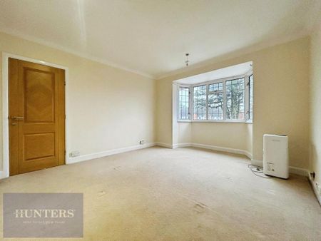 4 bedroom detached house to rent - Photo 2