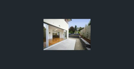 Light, Low-Maintenance Living in a Prime Mitcham Location - Photo 4