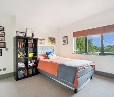 5 bedroom semi-detached house to rent - Photo 3