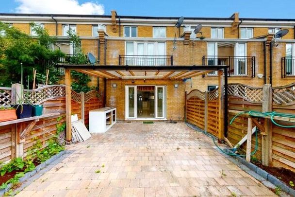 Edgar Wallace Close, London, SE15 6HJ - Photo 1