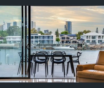 Effortless Elegance in an Exclusive Enclave - Unfurnished - Photo 4