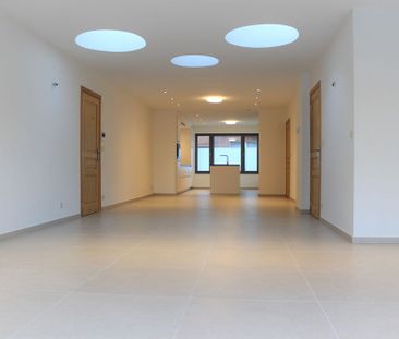 Instapklare en energiezuinige woning met zonnige tuin in Zottegem - Photo 2