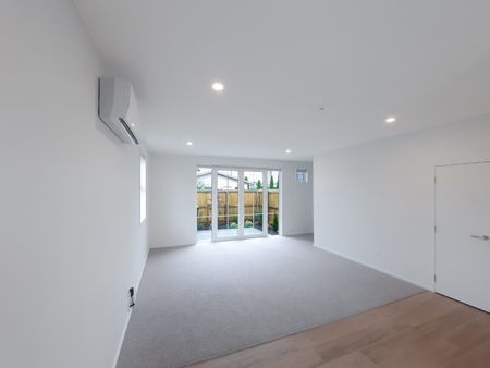 2/63 Hills Road, Edgeware - Photo 2