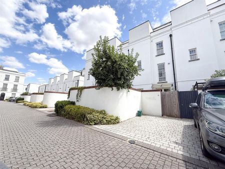 4 bedroom terraced house to rent - Photo 5