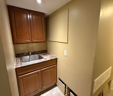 For Lease - 4 Ridgemore Crescent, Brampton, Ontario - Photo 2