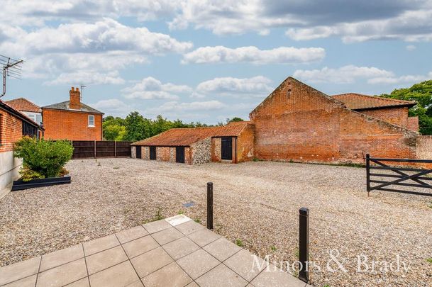 3 bedroom barn conversion to rent - Photo 1