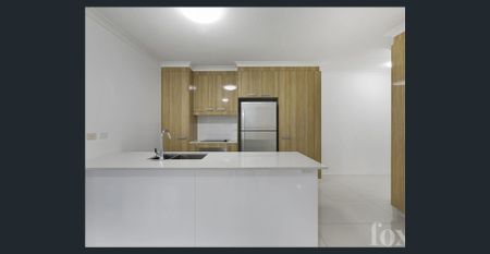 2 bed 2 bath FULLY FURNITURE Unit in SOUTHPORT CBD - Photo 2