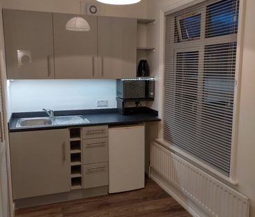 Studio Flat, Pointout Road, SO16 - Photo 6