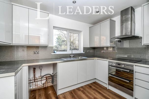 3 bedroom semi-detached house to rent - Photo 1