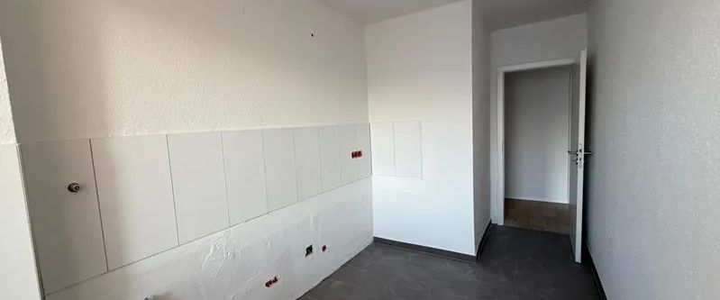 Frisch renovierte 2-Zimmer-Wohnung mit Balkon in der Viersener Innenstadt. - Photo 1