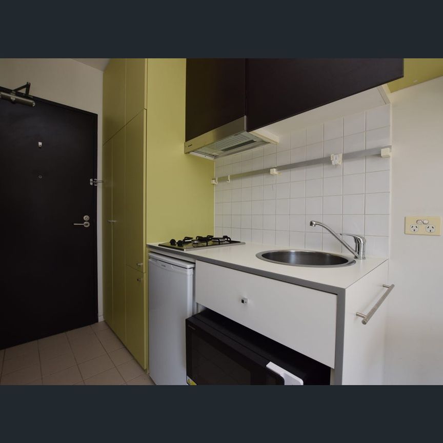 813/9 Earl Street, Carlton, Vic 3053 - Photo 1